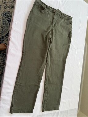 Gloria Vanderbilt Olive Straight-Leg Women's Jeans